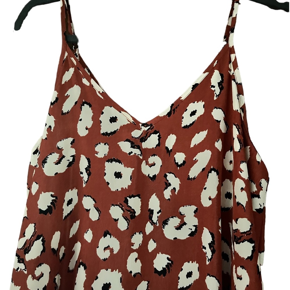 Adorable maxi sheath dress in chili pepper red.